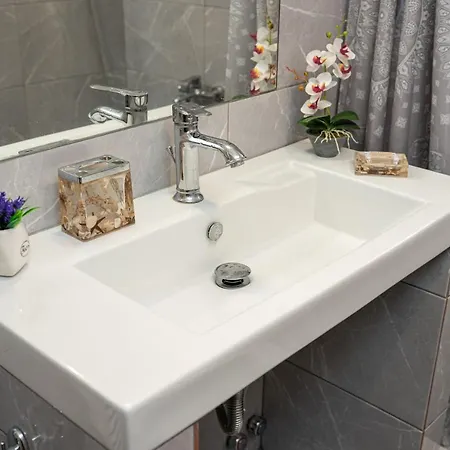דירה Jasmine - One Bedroom With Balcony *