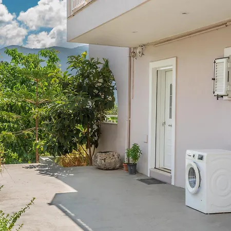Jasmine - One Bedroom With Balcony * 사미